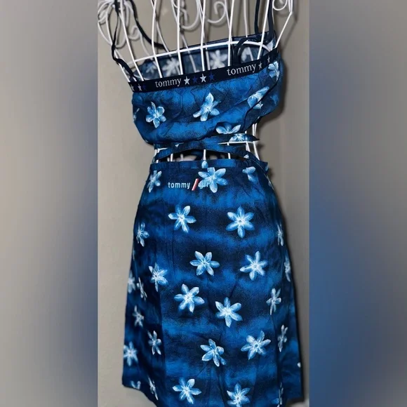 Vintage RARE Tommy Hilfiger Hawaiian Crop Top And Wrap Skirt Set